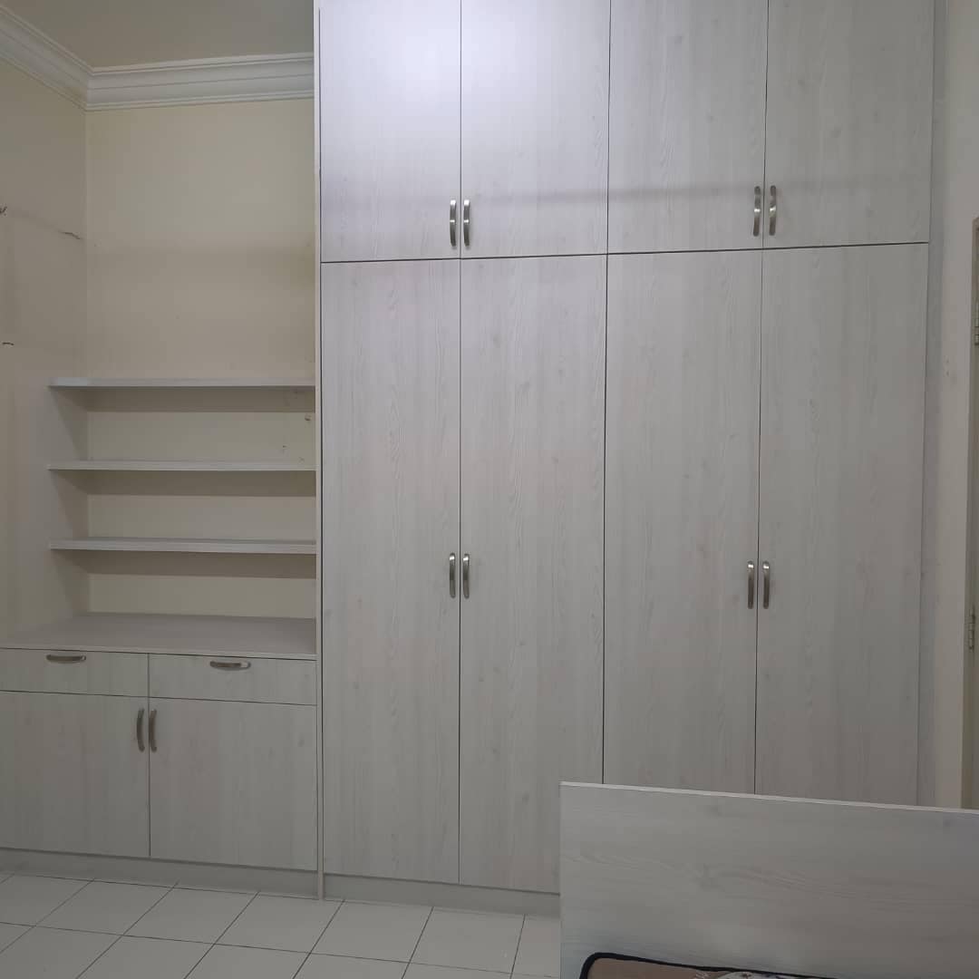 Built-in wardrobe and storage cabinet